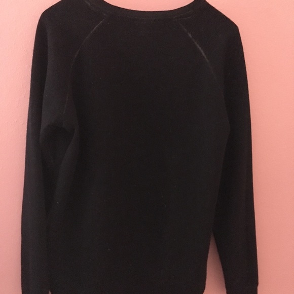 Long sleeve sweatshirt( no hood) - Picture 2 of 2